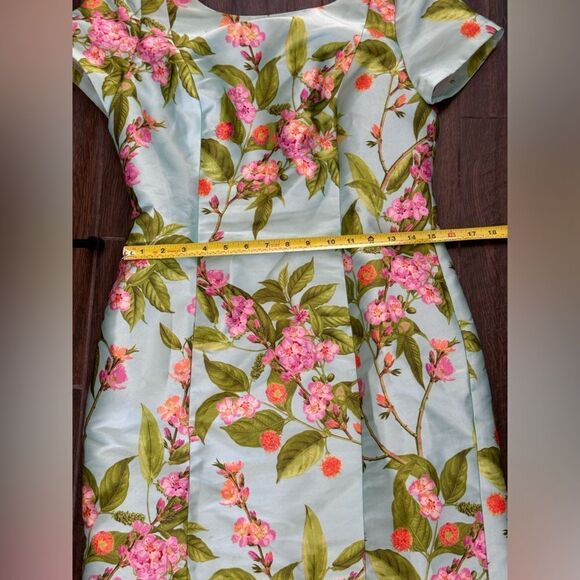 Talbots Floral Dress short sleeve, lightweight poly sheen  sz 4 - Picture 8 of 13